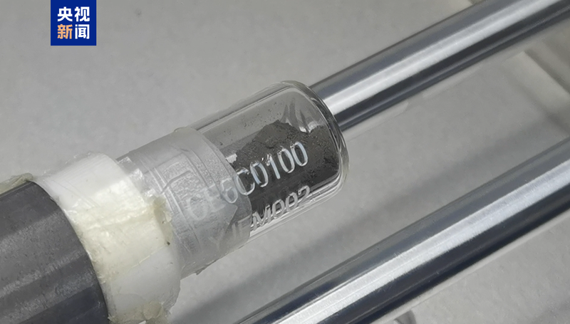 Scientists_Crack_the_Mystery_of_Sticky_Far_Side_Moon_Soil