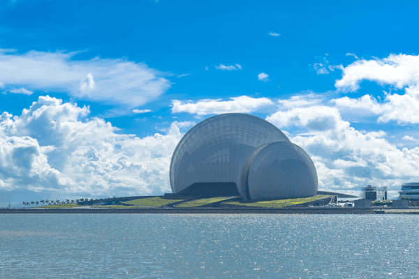 Shell_Shaped_Zhuhai_Theatre_Fuses_Sports___Culture video poster