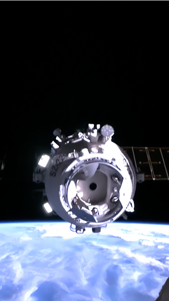 Shenzhou_22_docks_at_Tiangong_station_with_crucial_cargo video poster