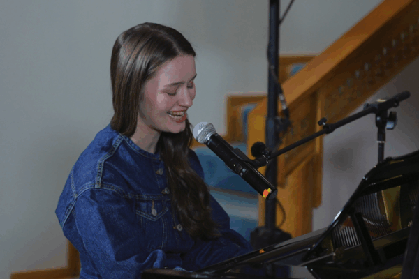 Sigrid_Rocks_Her_First_Concert_in_the_Chinese_Mainland video poster