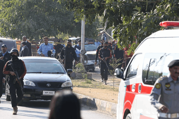 Suicide_Blast_Kills_12__Injures_27_Outside_Islamabad_Courts