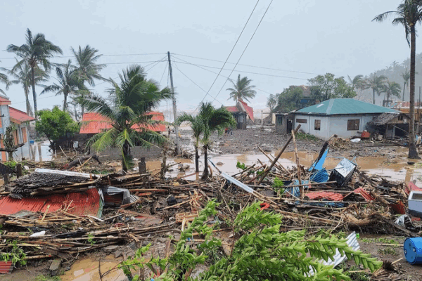 Super_Typhoon_Fung_wong_Makes_Landfall_in_Aurora__Philippines