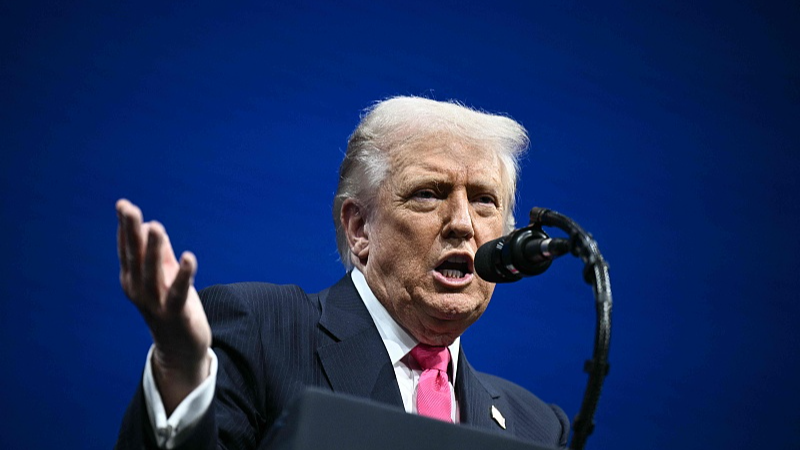 Trump_Signs_Bill_to_Release_Epstein_Files