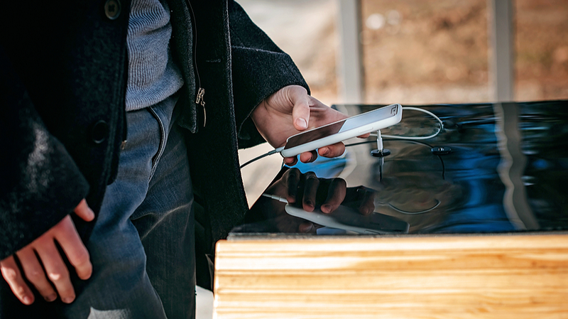 UAE_Warns___Juice_Jacking__Can_Steal_Your_Data_at_Public_Chargers