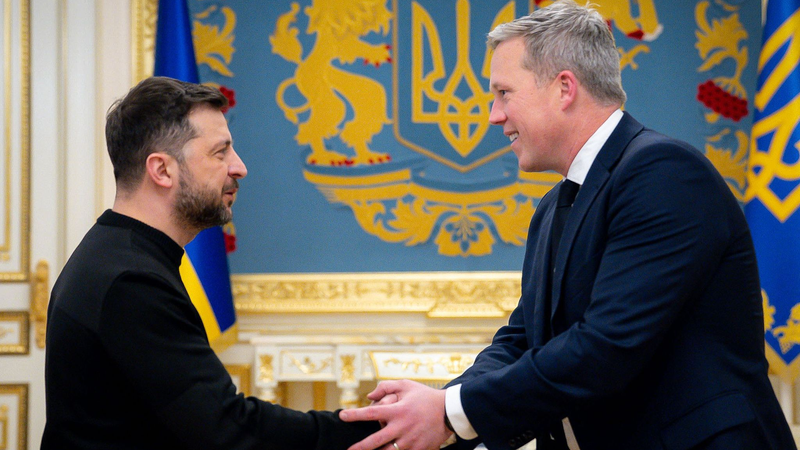 US_Army_Secretary_Meets_Zelenskyy_as_Russia_Captures_Kupyansk