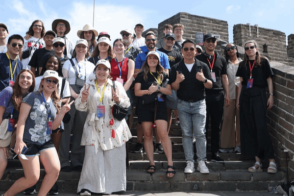 US_China_Dialogue__Bridging_Cultures_Through_People_Exchanges