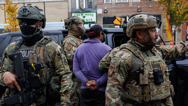 US_Judge_Frees_600__Migrants_on_Bond_After_Chicago_Raids - Namaste Headlines US_Judge_Frees_600__Migrants_on_Bond_After_Chicago_Raids