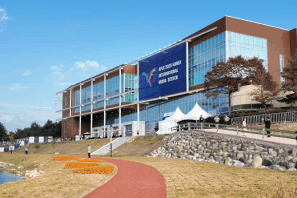 Xi Urges Asia-Pacific to Boost Tech, AI & Innovation 🤝🚀