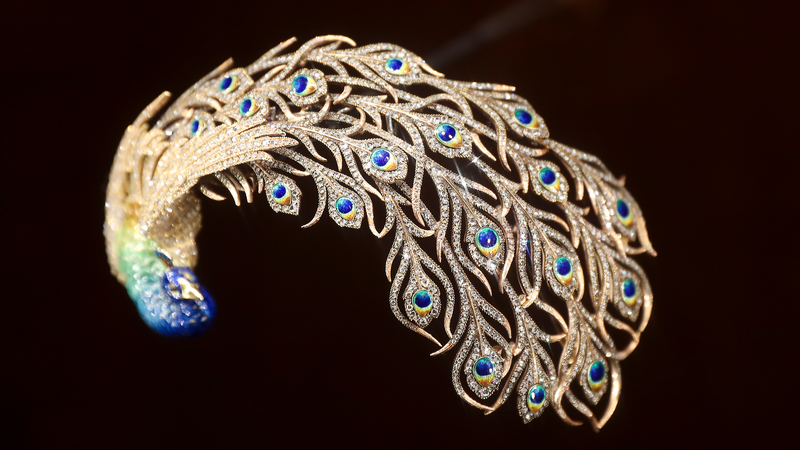 VLUZIU069QDA3XI7A73Q - Namaste Headlines Historic Jewels Dazzle at CIIE ✨