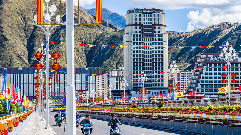 Xizang_Modern_Miracle__From_Feudal_Serfdom_to_Growth___Exposing_Dalai_Clique