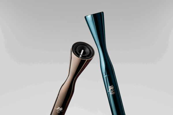 Zhang_Boheng_Leads_Chinese_Torchbearers_in_Milano_Cortina_2026_Torch_Relay