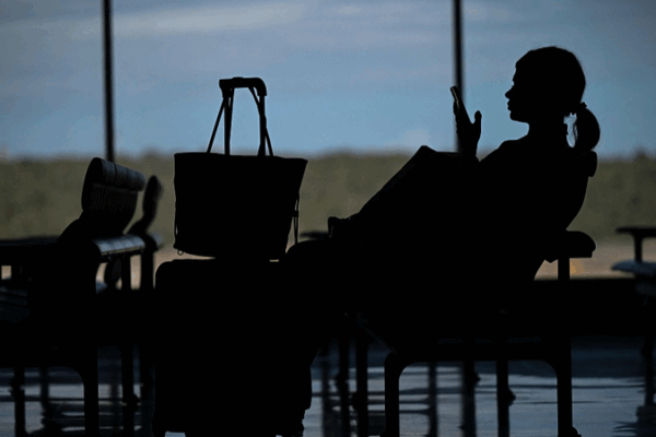 Flight Radar Reveals Empty Skies Over Venezuela After Trump’s Closure Order video poster