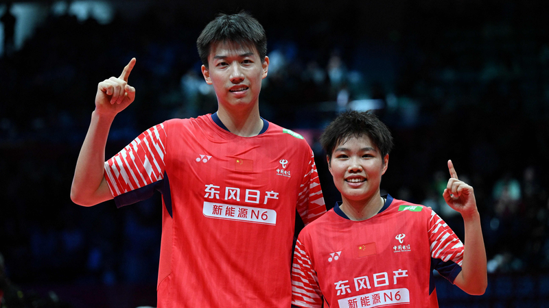 China's Feng & Huang Dominate Mixed Doubles Final in Hangzhou 🏸