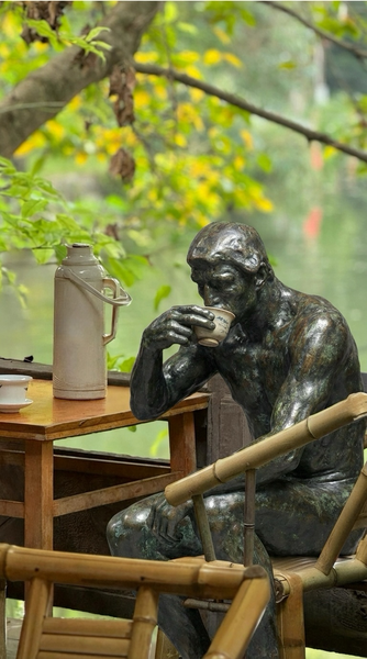 Rodin’s Thinker Finds Zen in a Chengdu Teahouse video poster