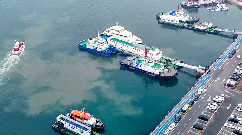 China’s First Hydrogen-Electric Tugboat Boosts Green Port Operations