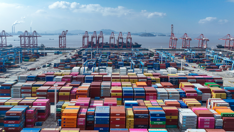 Beyond_Rivalry__China_s__1T_Trade_Surplus_as_a_Growth_Signal