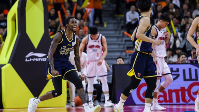 CBA_Roundup__Guangdong_Stuns_Guangzhou__Shanghai_Cruises_Past_Jiangsu
