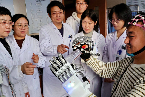 China_Unveils_Next_Gen_BCI_at_Shenzhen_Expo