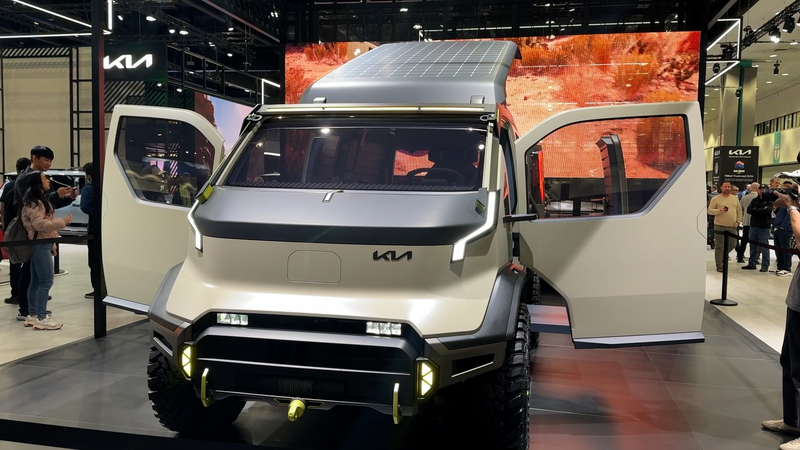 EV_Boom_2025__Chinese_Mainland_Outpaces_U_S_