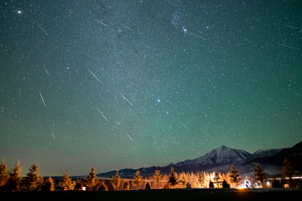 Geminid_Meteor_Shower_Peaks__Up_to_150_Shooting_Stars_This_Weekend_