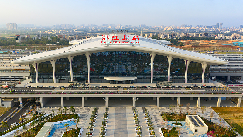 Guangzhou_Zhanjiang_High_Speed_Rail_Launches__1h32m_Trips_Begin_Today video poster