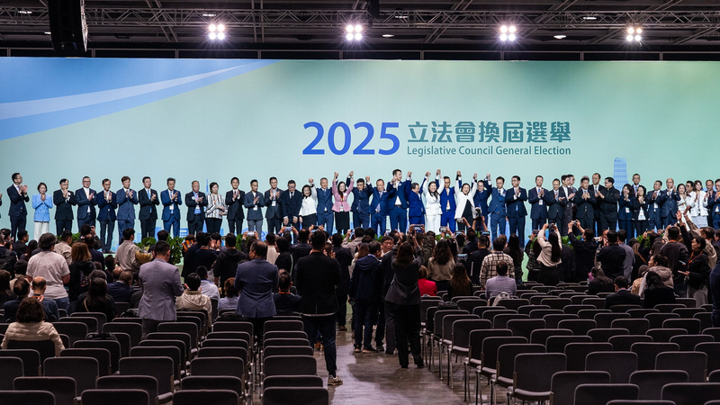 M2ZAQBVAZ89YZ7UGFLZ2 - Namaste Headlines Hong Kong’s New LegCo Sees Record Turnout and Solidarity