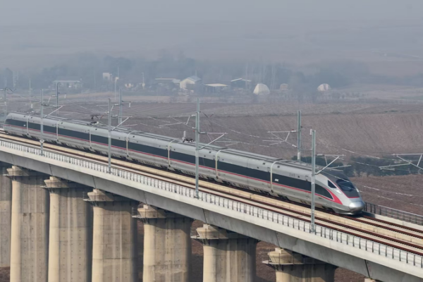 New 350 km/h Rail Link Slashes Wuhan–Yichang Trip to 69 Minutes