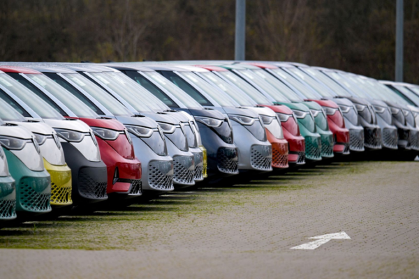 EU Hits the Brakes on 2035 Combustion Ban – What’s Next for EVs?