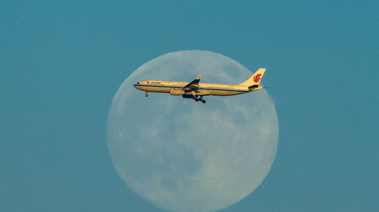 New_China_Vietnam_Direct_Flight_Boosts_ASEAN_Ties