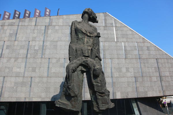 Poll__Should_Japan_Mark_a_Nanjing_Massacre_Memorial_Day_