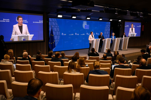 EU Backs €90B Loan for Ukraine, Keeps Russian Assets Frozen