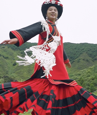 Reborn_Bridal_Legends__Ancient_Yi_Gowns_Meet_Modern_Flair video poster