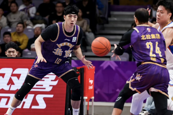 Royal_Fighters_Rally_to_Beat_Pioneers_92_89_for_2nd_Win_Under_Zhang_Qingpeng video poster