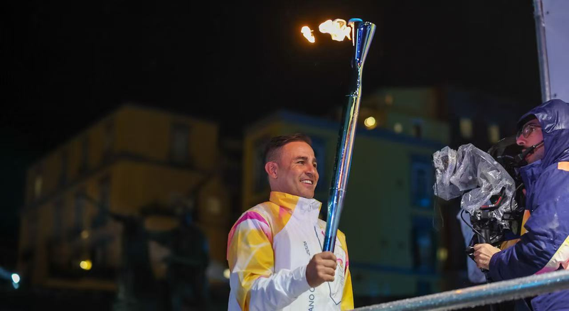 U4M81CF7Z1WAC545IENI - Namaste Headlines Milano Cortina 2026 Torch Relay Lights Up Naples Before Christmas 🎄🔥