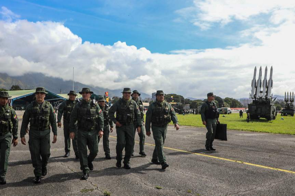 Venezuela_Enlists_5_600_Soldiers_as_US_Fleet_Arrives_in_Caribbean