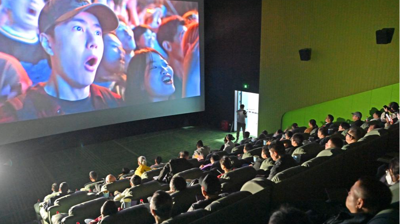 Volunteer_Cinema_Transforms_Movie_Experience_for_the_Visually_Impaired