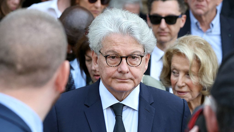 EU Pushes Back on US Travel Ban Over Digital Rules 🌍✈️