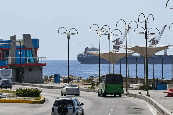 White_House_Backs_2nd_Strike_on_Alleged_Drug_Boat_Amid_War_Crime_Debate