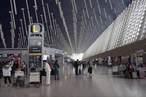 Why_Chinese_Tourists_Are_Choosing_Thailand_Over_Japan video poster