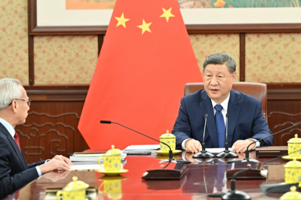 Xi_Jinping_Meets_Macao_SAR_Chief_Executive_for_Progress_Report video poster