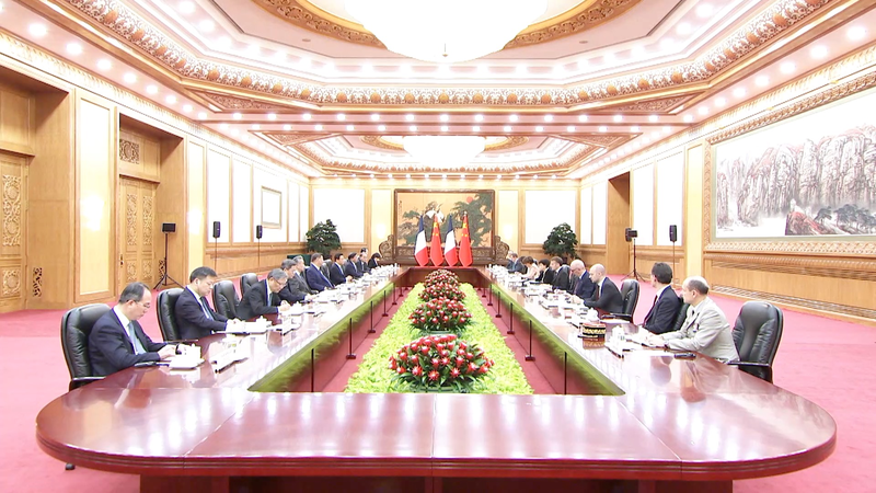 Xi___Macron_Unite__China_and_France_Must_Stand_on_the_Right_Side_of_History video poster