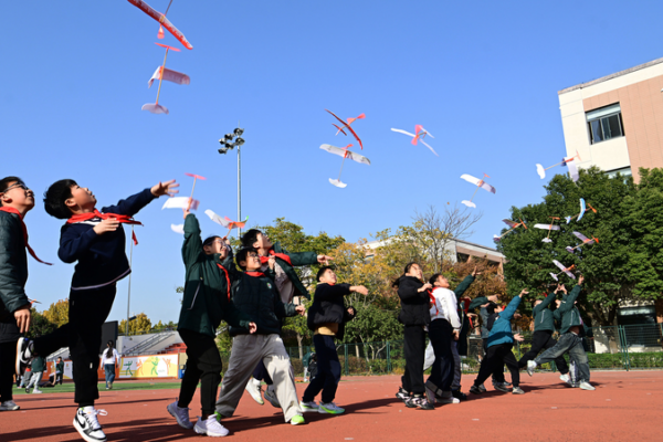Xi_urges_united_effort_to_boost_youth_moral_values