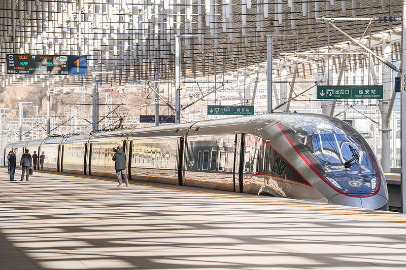 Xiyan_High_Speed_Railway_Launches_Today_between_Xi_an_and_Yan_an video poster