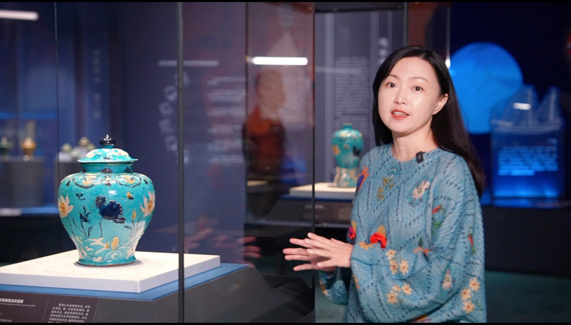 1500m_Deep__Reviving_500_Year_Old_Ceramics_from_the_South_China_Sea video poster