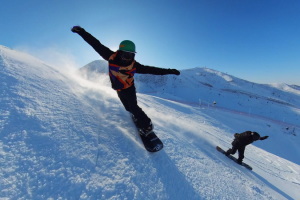 Xinjiang’s Ski Resorts Spark a Winter Tourism Boom video poster