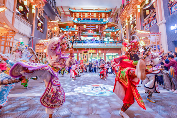 Yingge Dance Brings Weekend Magic to Haikou’s Dongpo Old Wharf