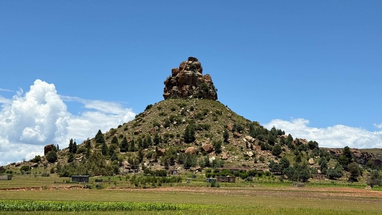 Exploring Lesotho’s Iconic Mount Qiloane 🏔️