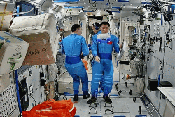 80 Days in Orbit: Shenzhou-21 Crew Powers Up Space Science 🚀