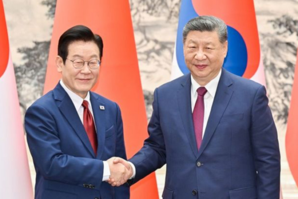China_and_ROK_Leaders_Vow_to_Strengthen_Strategic_Ties video poster