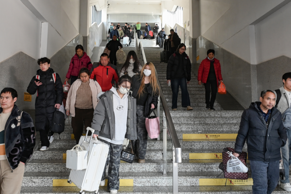 China_s_2026_Spring_Festival_Travel_Rush_to_Smash_Records